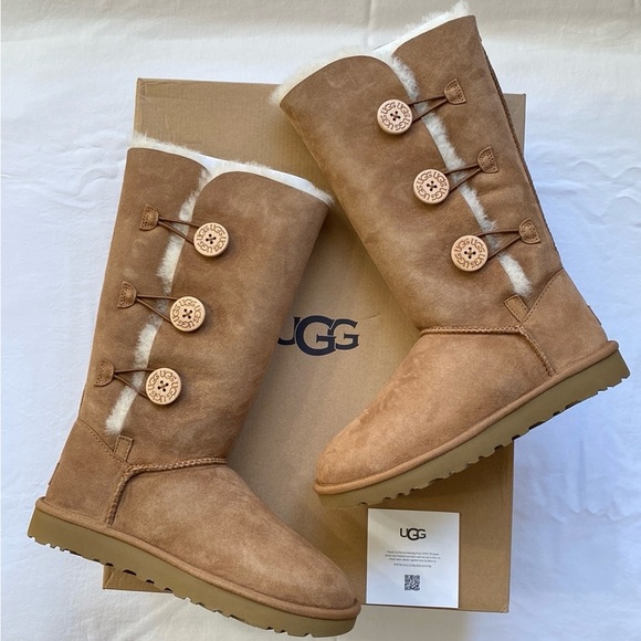 New!🍁UGG® Bailey Button Triplet Il' Boot Chestnut Suede, Size 8 - Picture 7 of 16